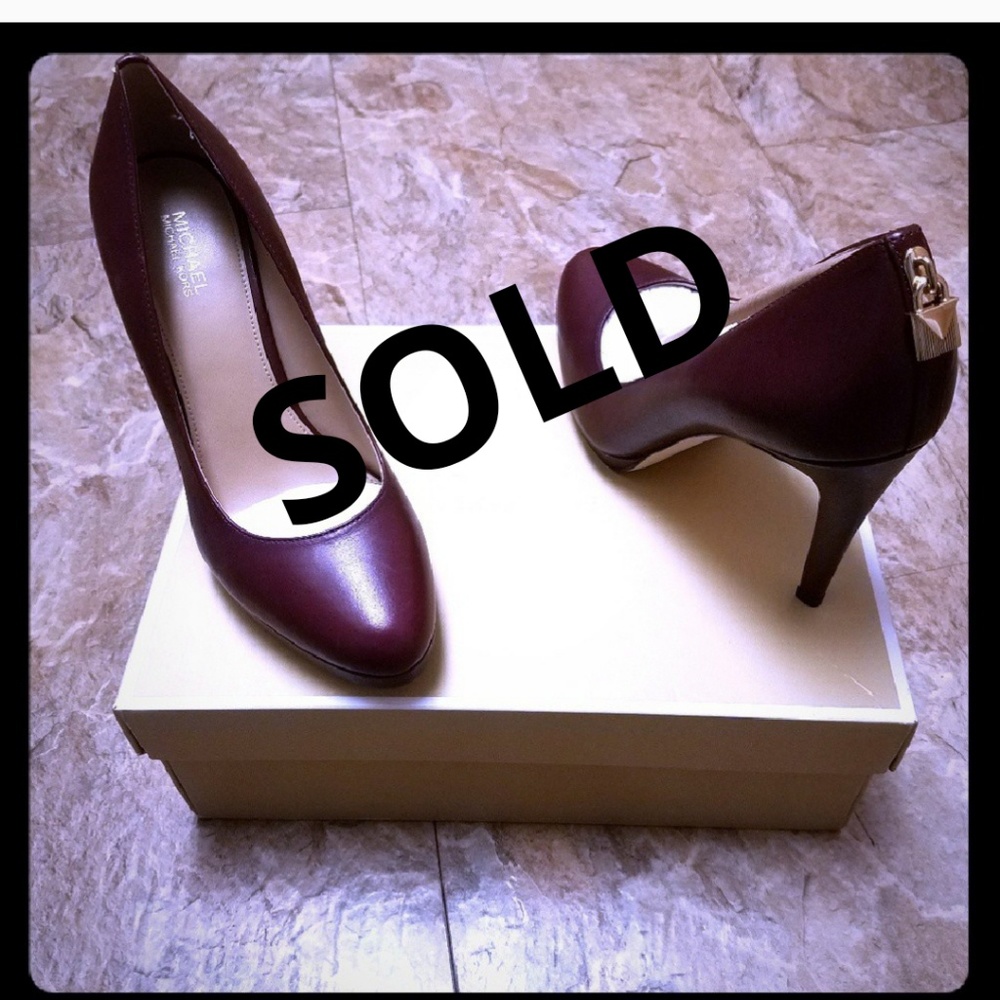 MICHAEL Michael Kors Antoinette Pump Leather